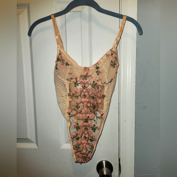 Other - Floral bodysuit